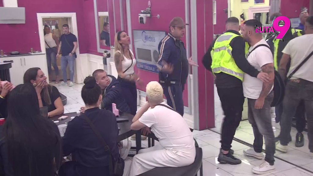 ISPOSTAVILO SE DA ANELI NE LAŽE: Pečenica deklarisao Asmina kao lažova, pa izazvao njegov revolt! Tresu se zidovi Bele kuće! (VIDEO)