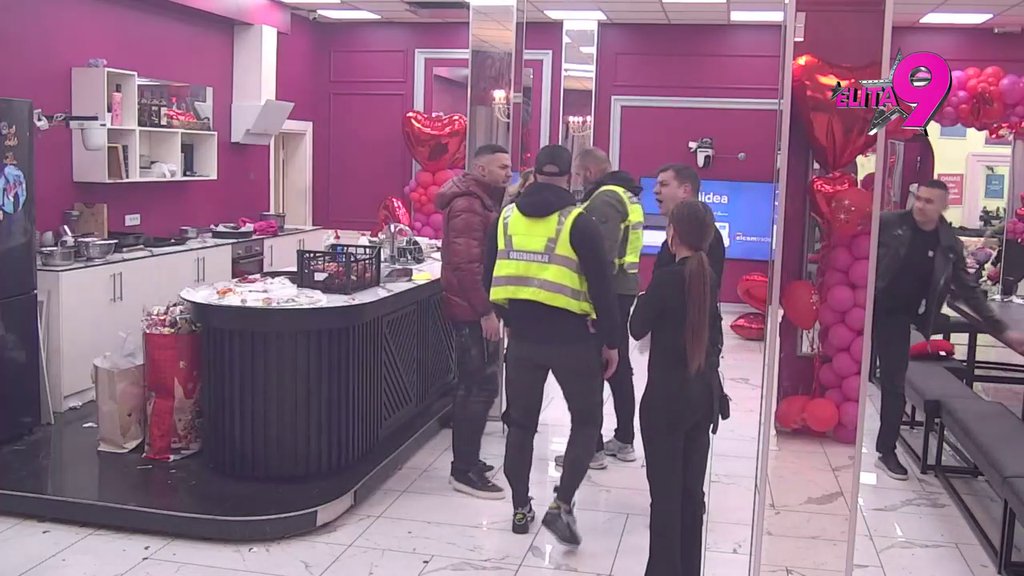 K*rvo raspala: Ivan i Aneli brutalno zaratili! On u ceo haos umešao i Anđela, ori se Bela kuća od prozivki (VIDEO)