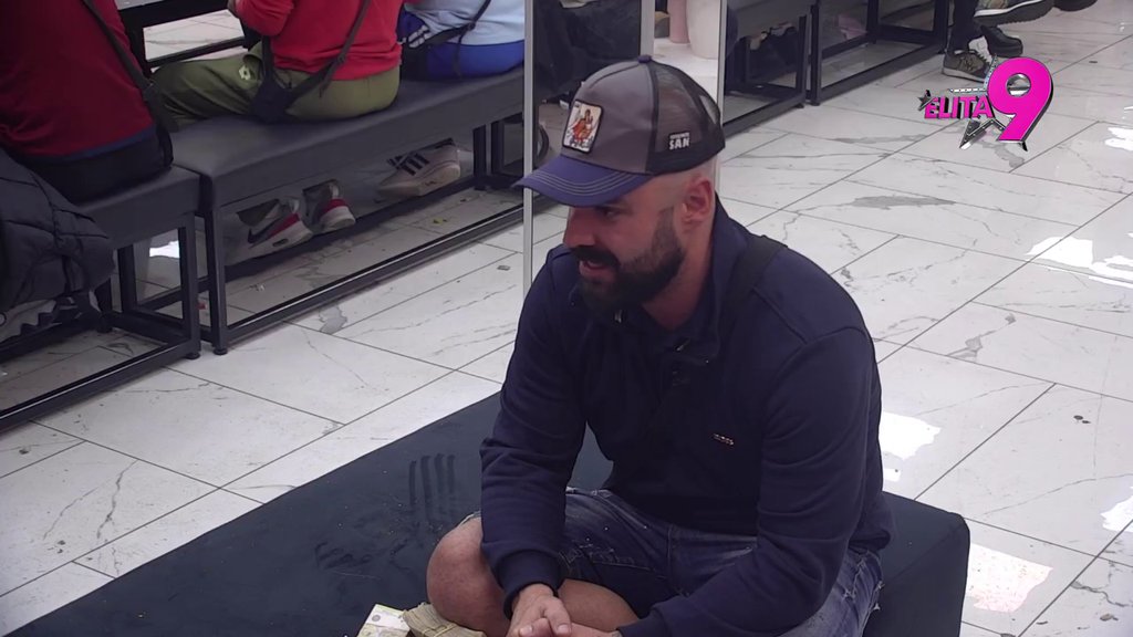 MOGLA SI DA BUDEŠ MOME BRATU SNAJKA: Luka pokušao da izmami osmeh Aneli svojom podelom, usledila njena ŠOK reakcija, a tek da vidite Asminov postupak (VIDEO)