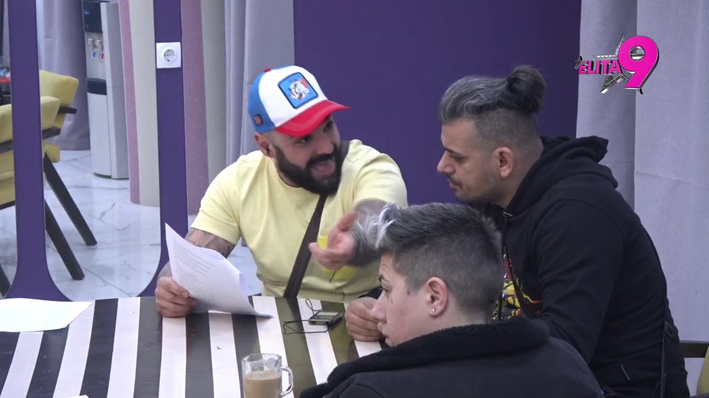 NEMUŠTI JEZIK DOBIJA NOVU DIMENZIJU! Luka Vujović vežba za performans, pašćete od smeha kad ga čujete! (VIDEO)