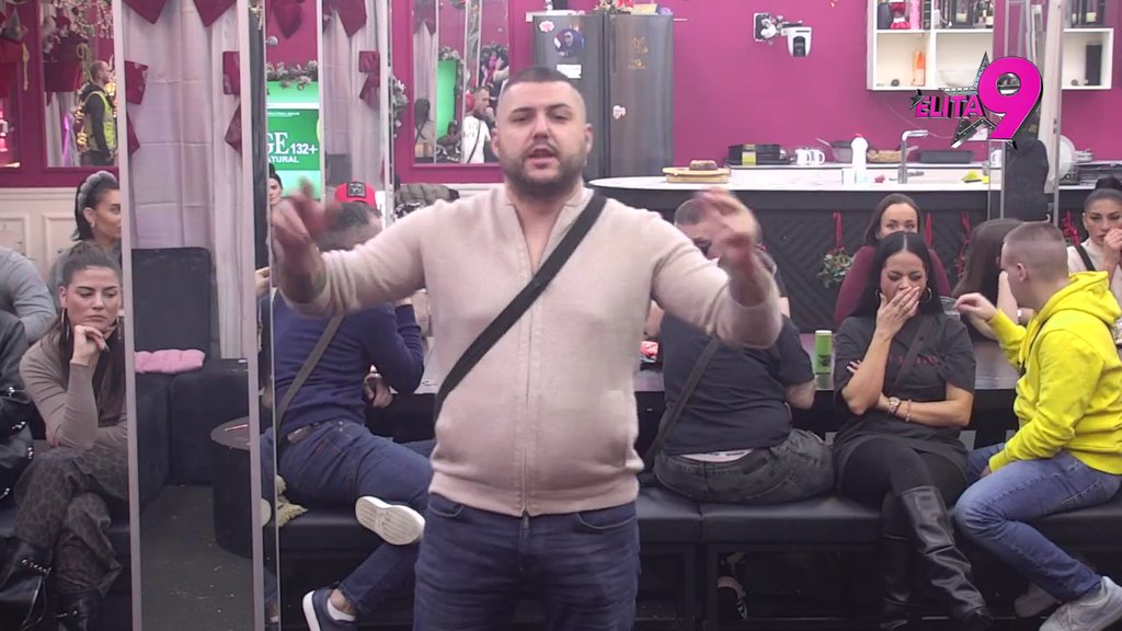 Nema morala, traži u veceu 'bon apetit': Asmin obrisao patos s Đukićem i Aneli, ne štedi reči na njihov račun: On je kukavica, kako da ga zovem kući gde su mi mama i sestra?! (VIDEO)