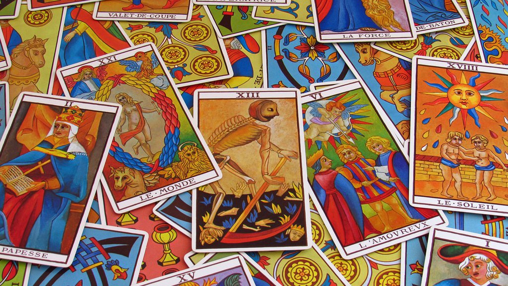 Tarot čitanje za svaki horoskopski znak za celu 2025. godinu: Sreća ne dolazi sama i bez muke