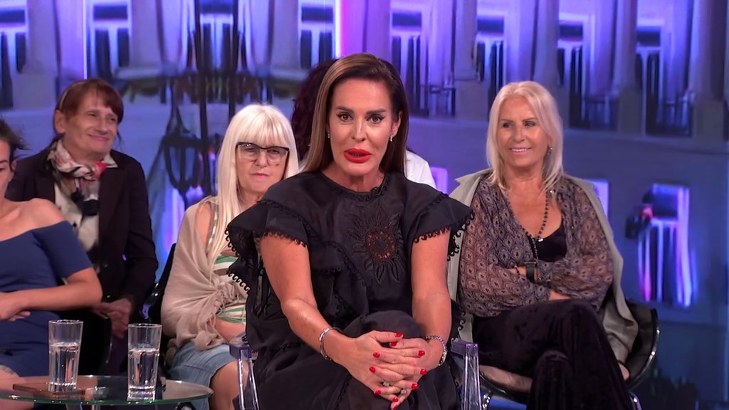 Gori studio: Kačavenda i Sandra se obrušile na Aneli, rešetaju je žestokim prozivkama na samom startu! (VIDEO)