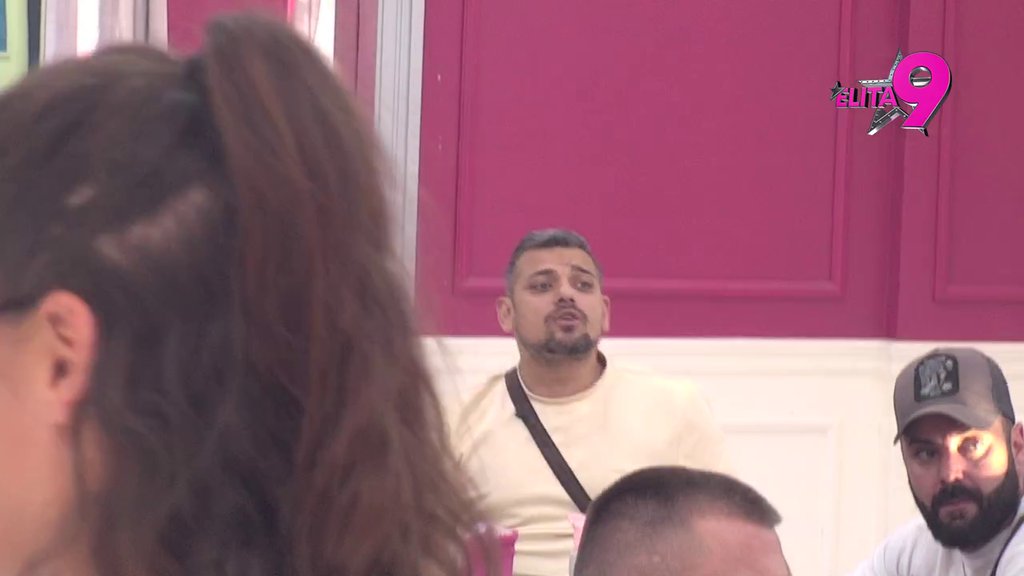 STAVI KAČKET, KOSU NISI OPRALA ČETRNAEST DANA! Bora zapištao poput EKSPRES LONCA nakon Boginjine optužbe da je lopov! (VIDEO)
