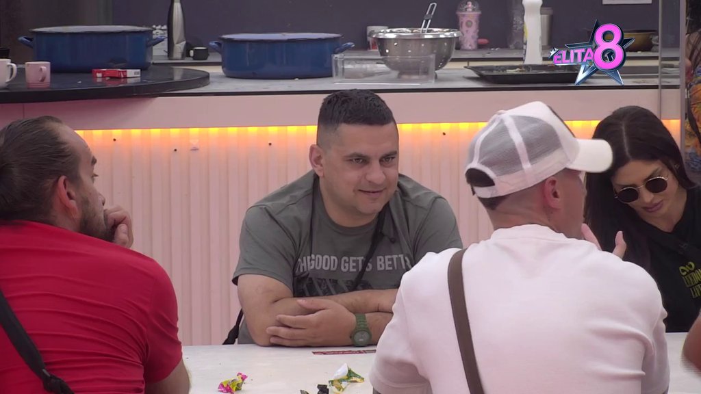 Odgovor koji je iznenadio sve: Teodora je išarana od glave do pete, a nećete verovati sa koliko godina je uradila prvu tetovažu (VIDEO)