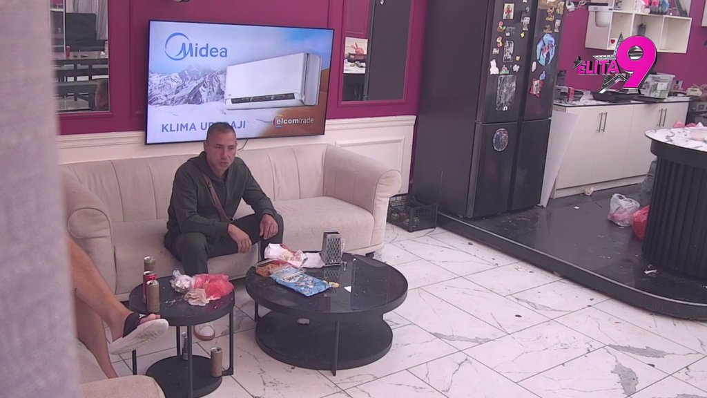 BRATE, OŽENIĆU JE: Janjuš doneo odluku da Vanju odvede pred oltar, Miki ostao zatečen njegovom izjavom: JE L' SI TI STVARNO... (VIDEO)