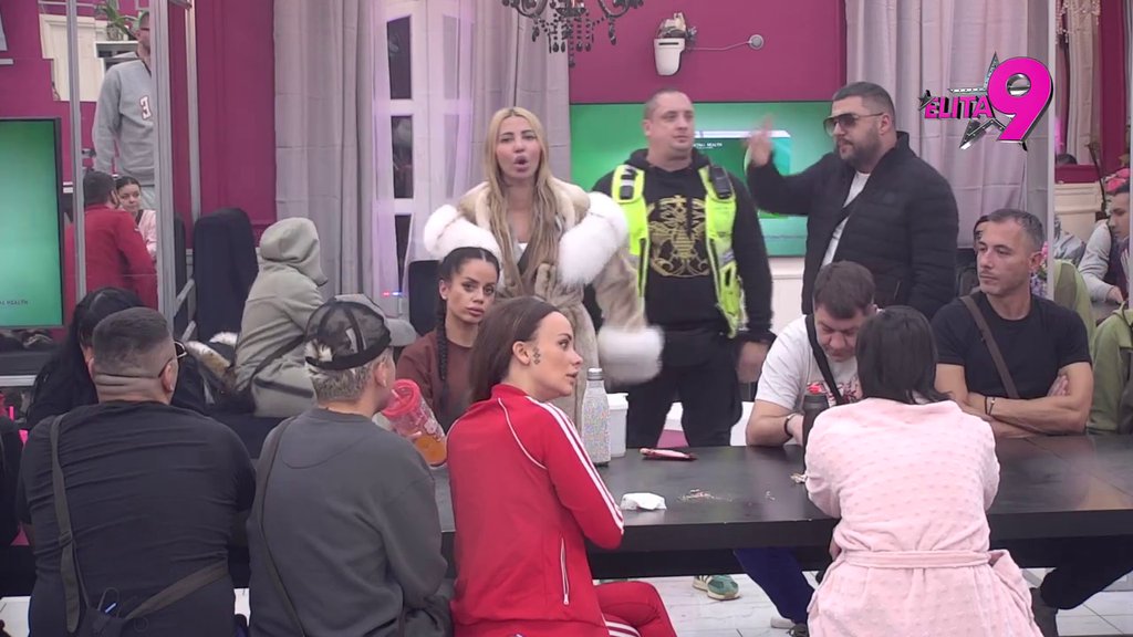 Izvire ljubomora iz nje: Sara ubeđena da je Vanja bacila oko na Luksa, Rada proglasila Luku poltronom Ahmića (VIDEO)