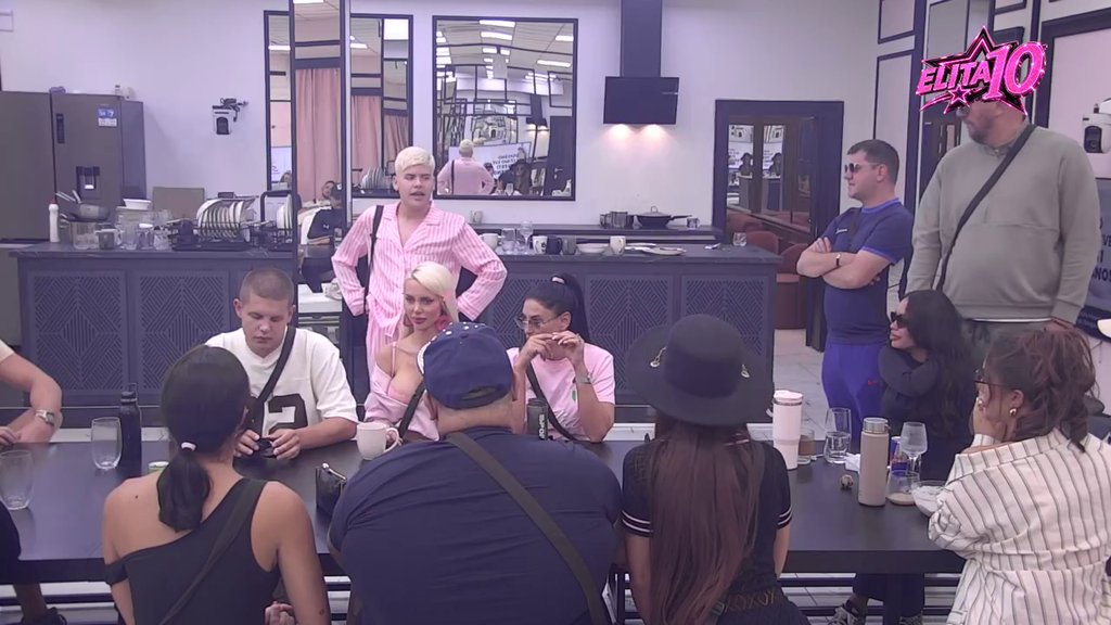 Dao bih mu šansu! Karlo i Uroš na korak da uđu u vezu: Mnoge bismo stavili u deseti plan (VIDEO)