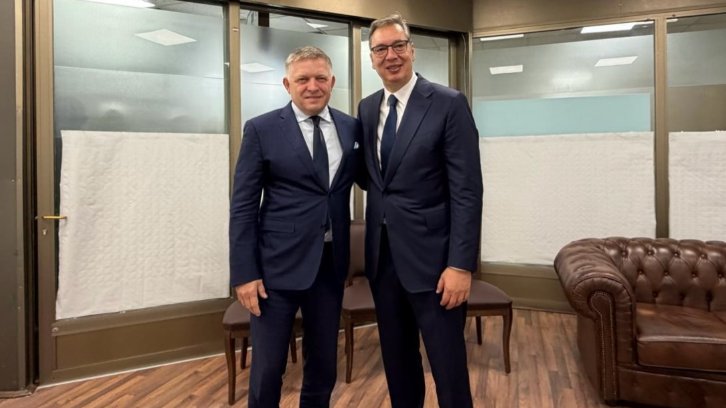 'BRATE ROBERTE FICO, DOBRO DOŠAO U SRBIJU' Vučić dočekao premijera Slovačke u Novom Sadu (FOTO)