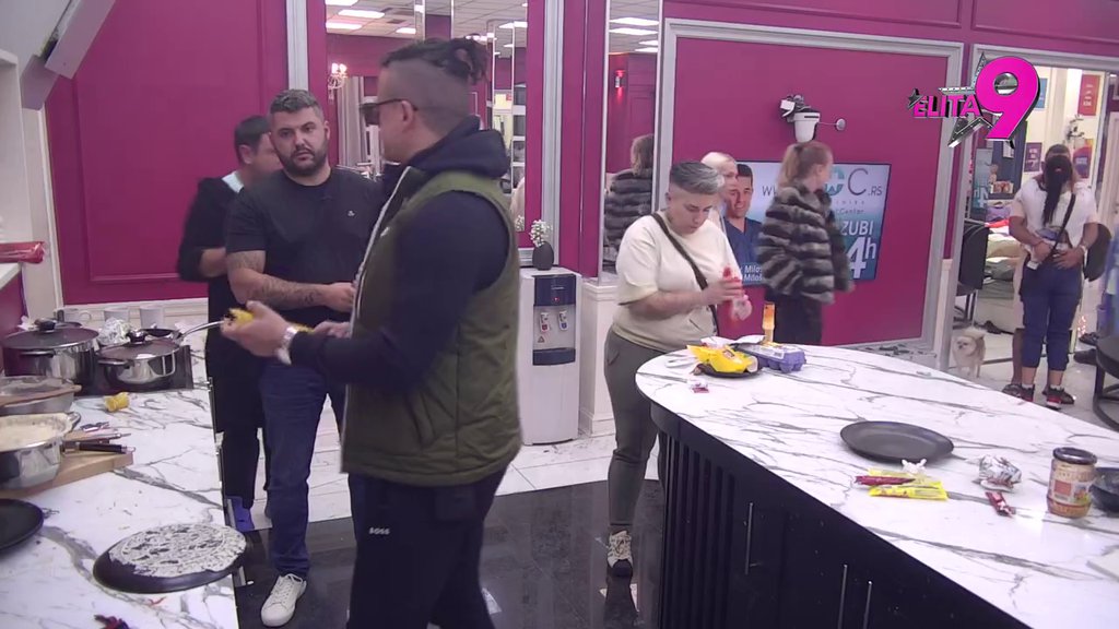 KAKAV ŠOK! Terza slao Minu kod Asmina u svađama, a sada mu pravi da jede! (VIDEO)