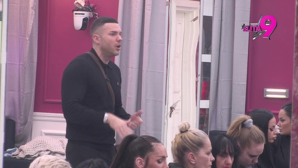 Jedva dočekao priliku da je napljuje: Anđelo likuje nad padom Milene Kačavende, vratio joj sve milo za drago! (VIDEO)