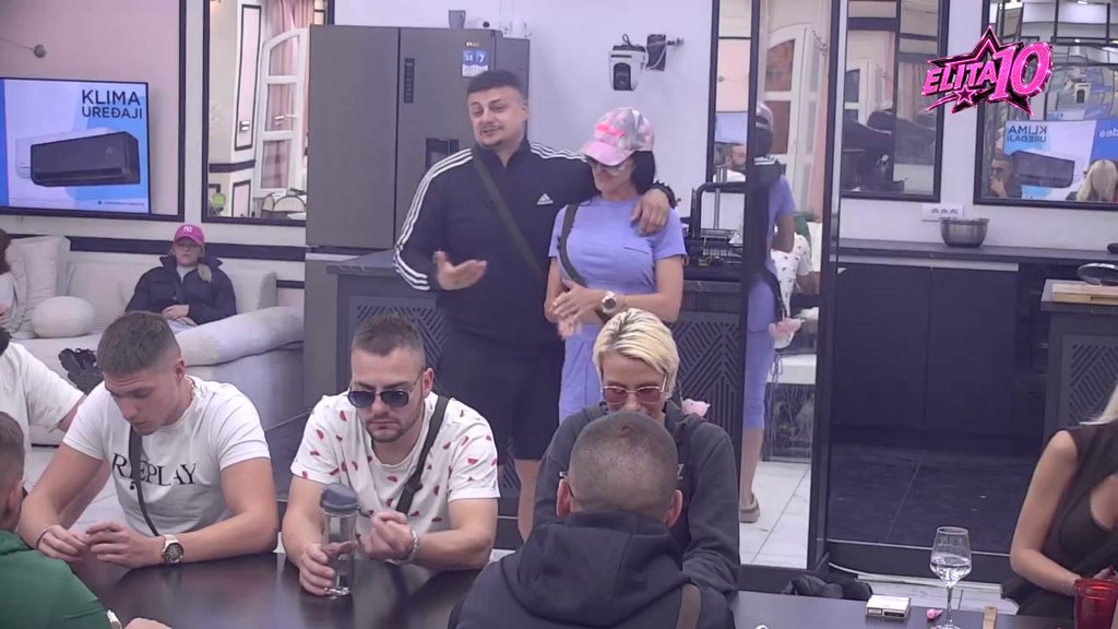 Trese se sve! Poršelina iznela šok tvrdnje: Zvala si me na splav sa osam muškaraca! Miljana i Marko ratuju do istrebljenja (VIDEO)
