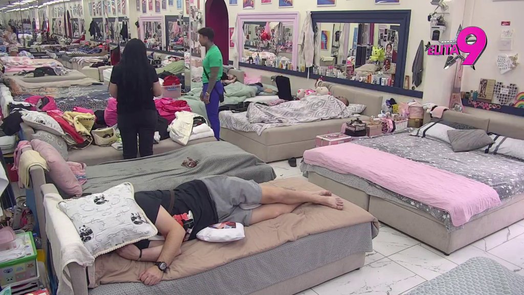 Nije mi se desilo 38 godina... Đukić odbija da poveruje u mogućnost Todićkine trudnoće, Milosava mu srušila sneška (VIDEO)