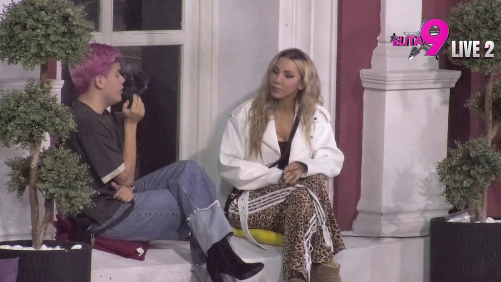 Kuka na sav glas: Aneli se rasula na komade, ubeđena da će ostati bez bratove podrške! Poslala porodici jasnu poruku (VIDEO)