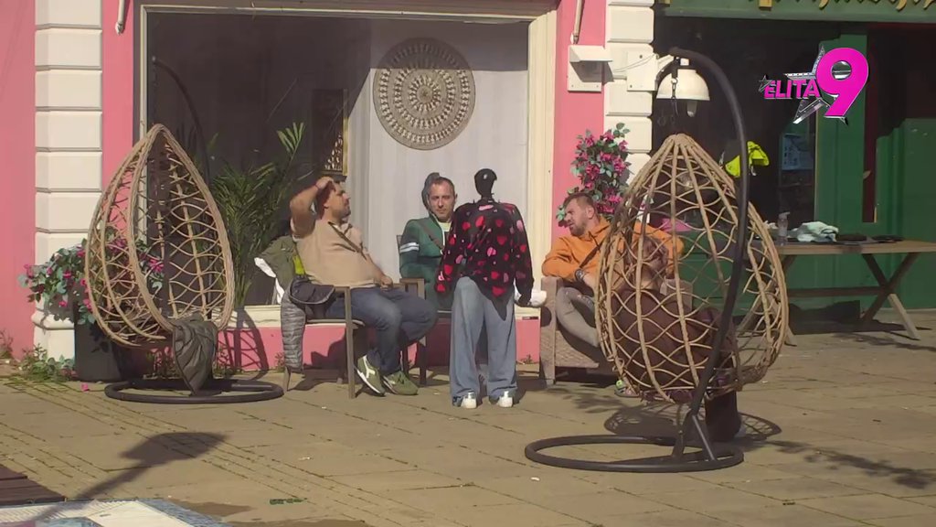 Praviću joj dete! Kad je Bora spomenuo odnose sa bivšom, Uroš se IZVRNUO SA LJULJAŠKE i prosuo kao sveća! (VIDEO)