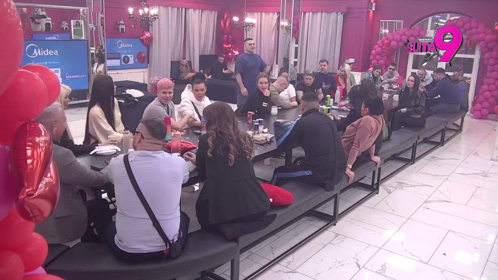 Pala joj roletna: Matora poludela jer pričaju da je loš čovek, nakon haosa sa Janjušem samo Dragana stala uz nju! (VIDEO)