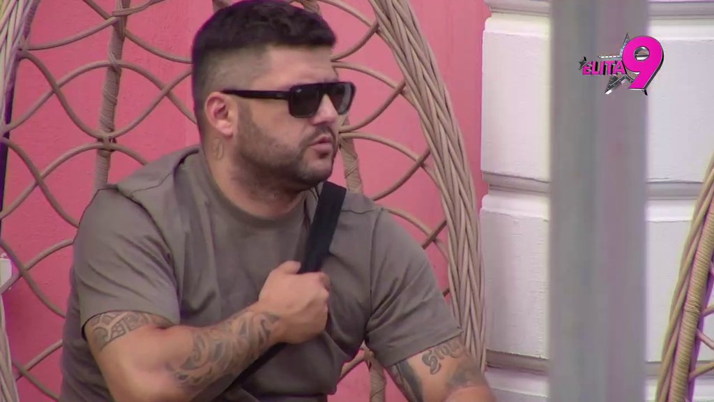 Obilo mu se o glavu! Asmin priznao sve o pogledima, Maja mu udarila SANKCIJE, ostao bez intimnih odnosa: Zapamtićeš me! (VIDEO)