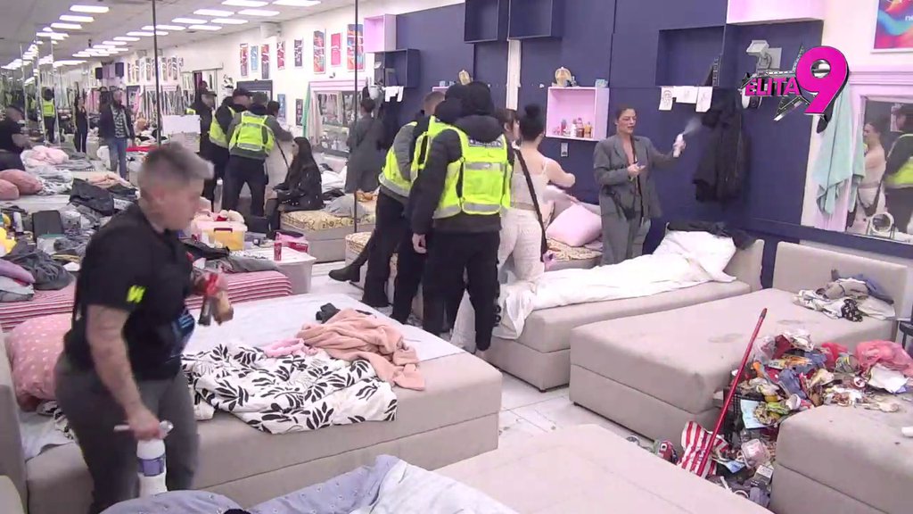 SKANDAL! Miljana nasrnula na Boginju, obezbeđenje preplavilo sobu (VIDEO)