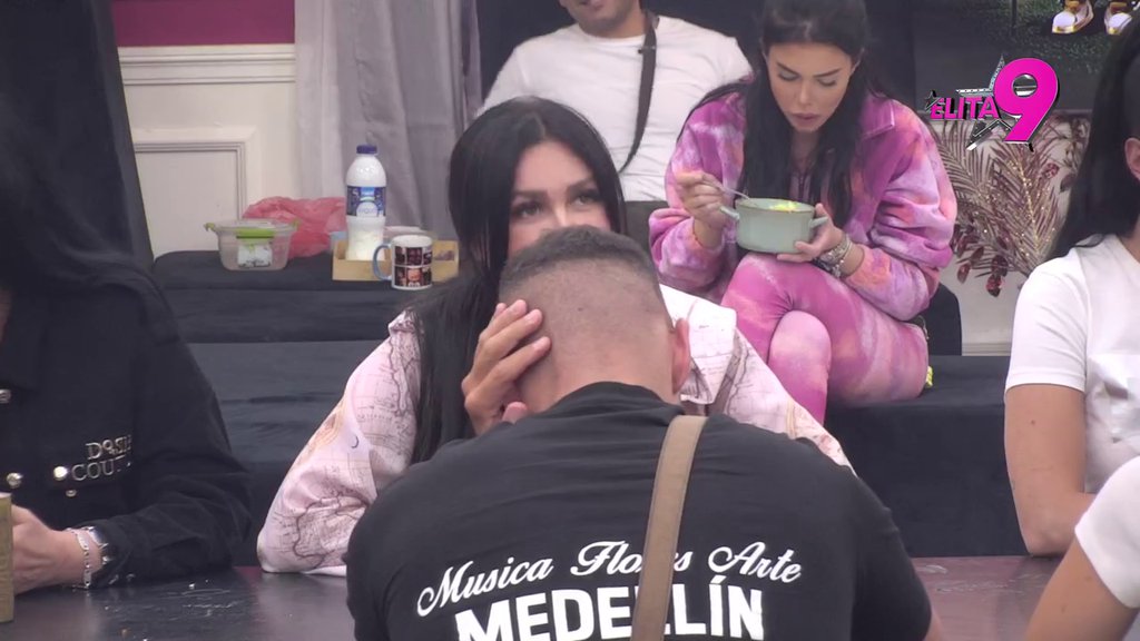 Mina podivljala od ljubomore i besa: Viktor se sa osmehom ograđuje od emocija prema Staniji, ona ga ponovo pecnula i izazvala HAOS: Ja njega štitim! (VIDEO)