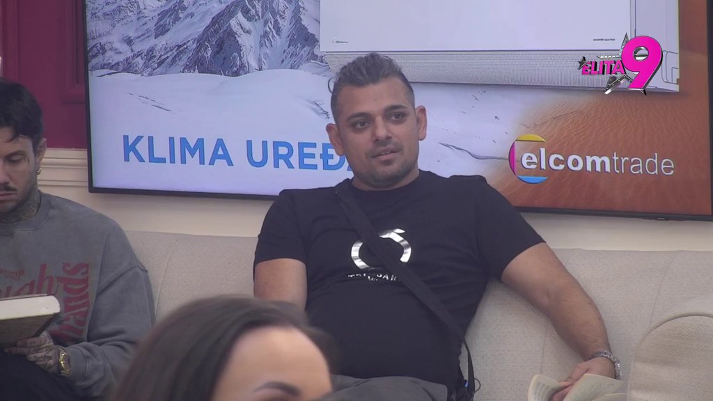 Bukti rat u Beloj kući: Aneli jedva dočekala da unakazi Hanu, Alibaba skočio da je brani! Sevaju teške prozivke (VIDEO)