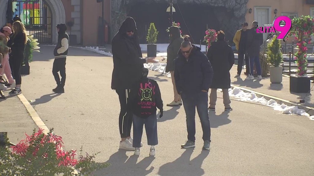 Draže su mi ove sa VEĆIM MOZGOM! Janjuš pokušava da se distancira od Jovane Cvijanović, ne želi da joj daje na važnosti! (VIDEO)