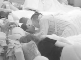 Bacio se u akciju! Bora Santana rešio da smuva Aleksandru Jakšić, ona se ne da! (VIDEO)