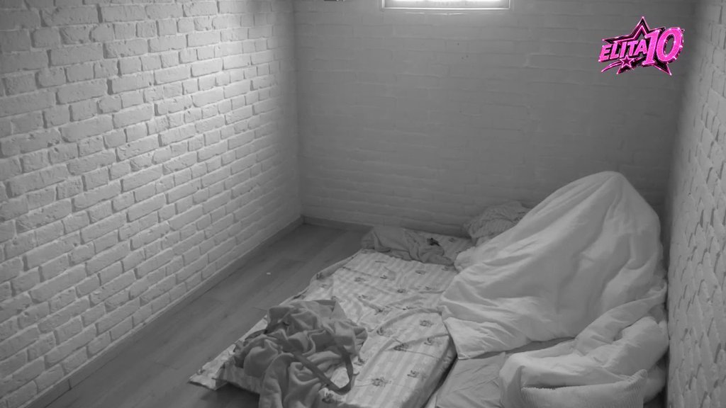 OZVANIČILI VEZU! Đukić napokon PRIZNAO Aneli za devojku, napravio joj ljubomornu scenu zbog Janjuša, a onda PAO S*KS (VIDEO)