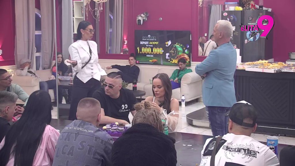 Au, kakav šok! Kačavenda bez zadrške otkrila šta se dešava ispod pokrivača kod Bebice i Teodore, nastao haos (VIDEO)