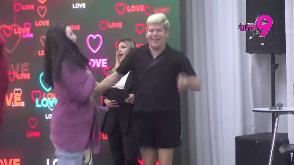 ONI SU TRENUTNO VODEĆI PAR! Terza i Sofija se izdvojili u igri preciznosti, ne kriju sreću! (VIDEO)