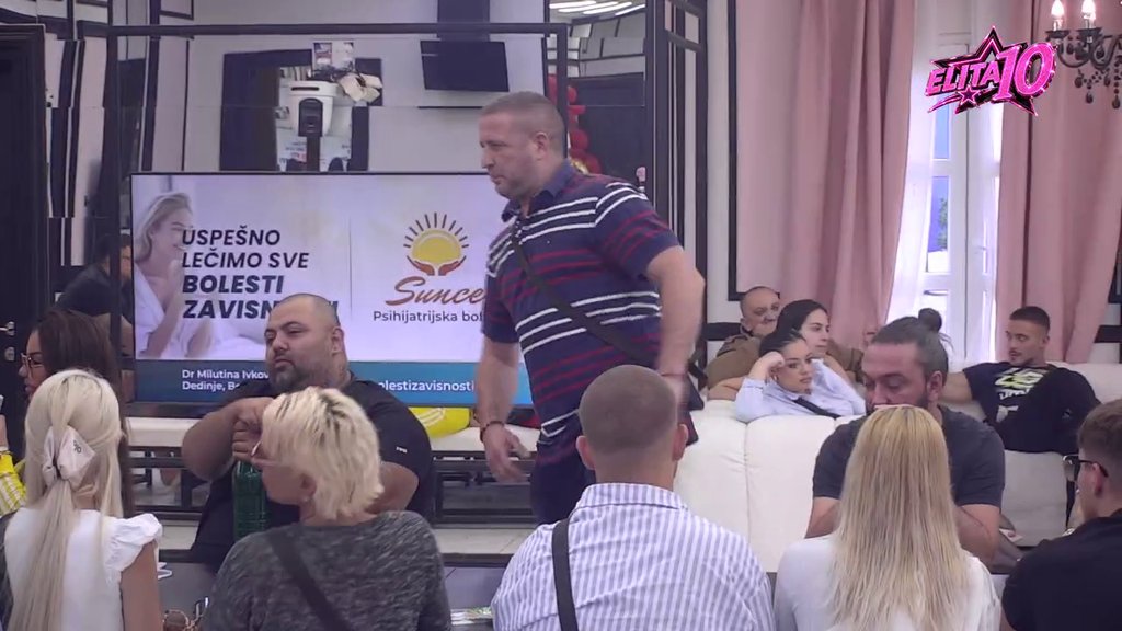 IZDAĆE GA KAO I SVE PRIJATELJE: Anđela navela Matoru kao ULIZICU, ona promenila sve boje (VIDEO)