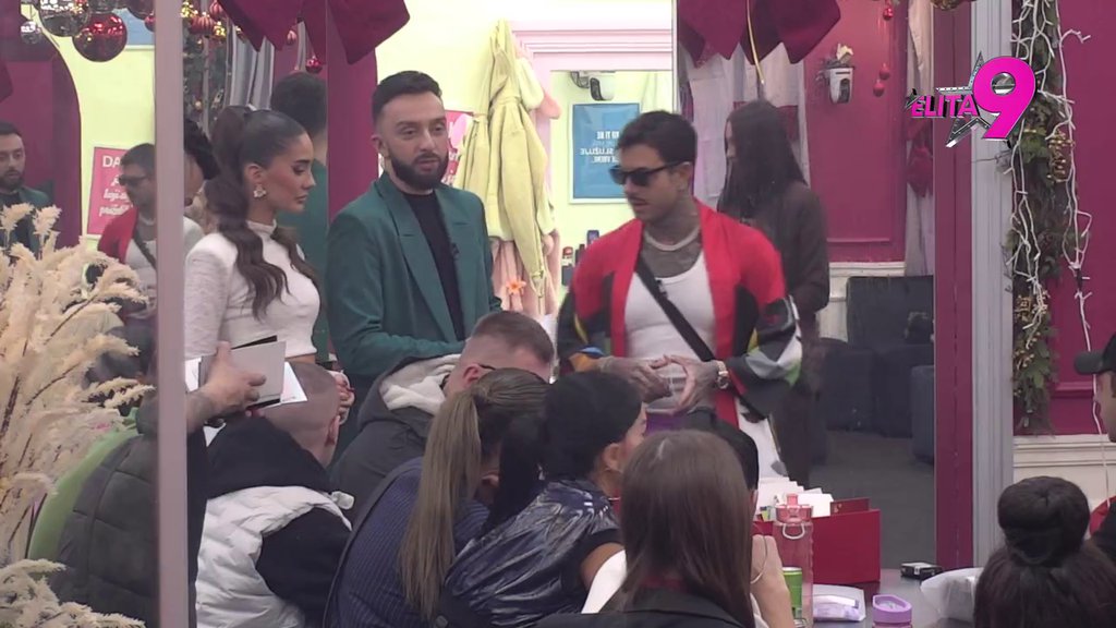 Imala sam za njega lavor, ali nisam stigla... Anđela ponizila Bebicu pred svima, Đukiću porodica zamera SAMO JEDNO (VIDEO)