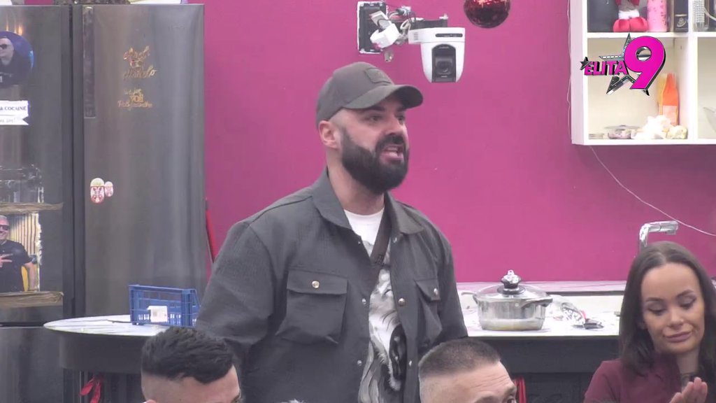 Pobesnela: Maji pala roletna zbog Đukićevog povlačenja, žestoko ga isprozivala jer nije stao iza nje! (VIDEO)