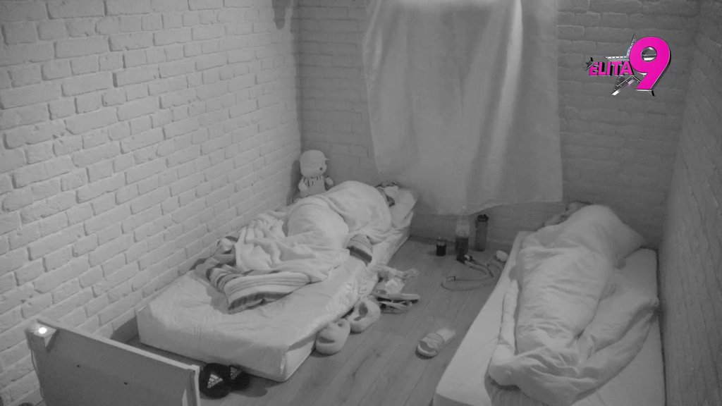 E sad neću: Alibaba se poigrao s Aneli i pokušao da joj uleti u krevet, ona donela odluku da preseče svaki kontakt! (VIDEO)