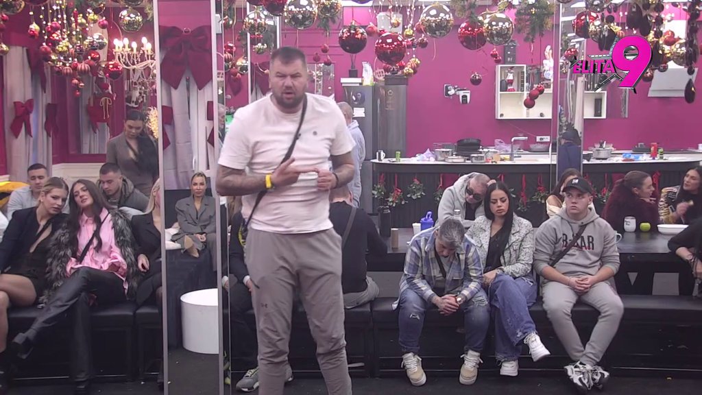 Posle svega legneš u krevet s njim, a ja treba da ga pljujem?! Janjuša Aneli umalo izvela iz takta, on se obratio Grofici: Moja bivša tašta?! Ljubim (VIDEO)