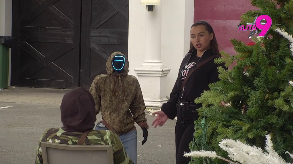 Ponašate se kao da sam POSLEDNJA KRPA! Sara Stojanović PLAČE KAO KIŠA, Bora joj poručio: NE ZNAŠ DA KAŽEŠ 'NE'! (VIDEO)