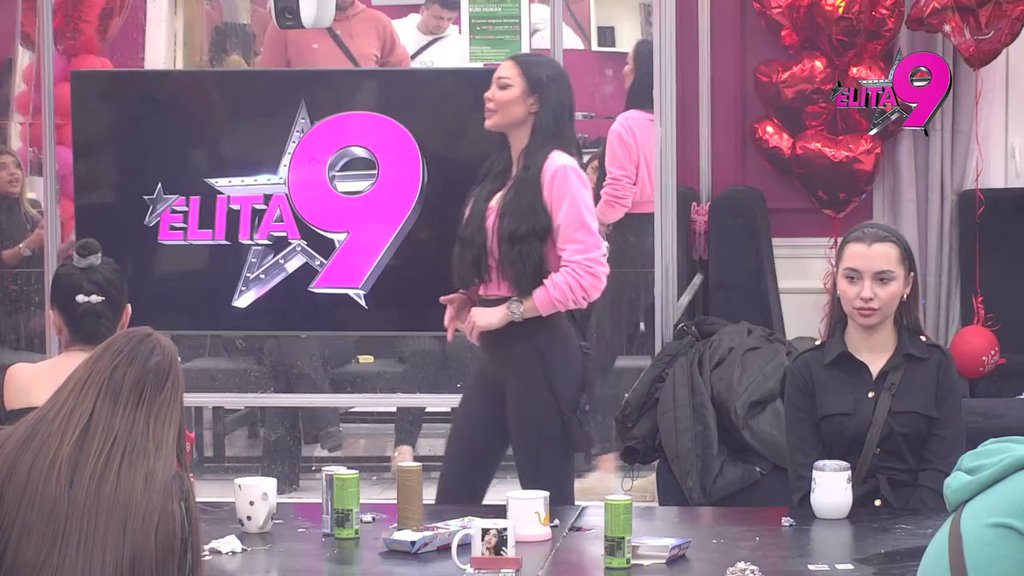 Dočekala je kao kec na deset! Aneli nazvala Maju cirkuzantom, Maja ponizila Janjuša: Garfild je u teranju, februar je mesec (VIDEO)