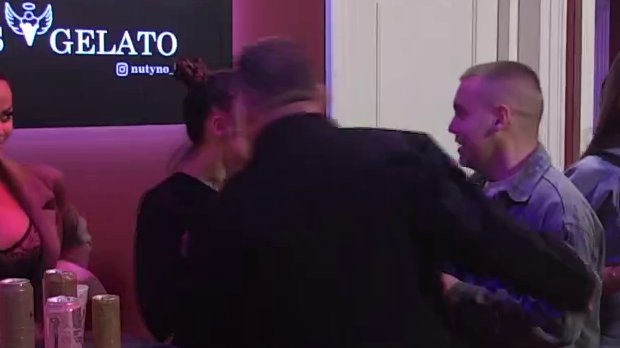 ŽURKA KAKVA SE NE PAMTI! Viktor i Mina od ljubavi do raskida, Asmin zaveo Saru pa se pravdao Maji, dok je zbog Bore Santane obezbeđenje imalo pune ruke posla (VIDEO)