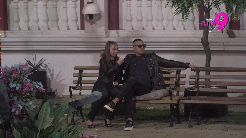 Pada na njegovu pažnju i šarm! Sara kuka i jauče zbog majke, Murat je smekšao i dobio zagrljaj (VIDEO)