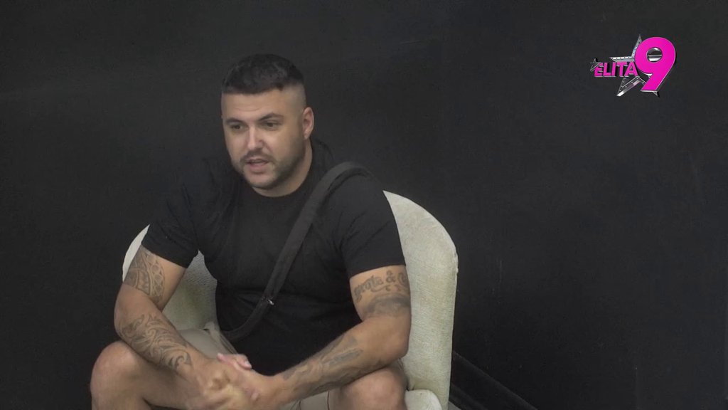 Asmin ne gasi kalkulator: Ponovo sračunao Stanijine račune, pa se dotakao Majine anonimne čestitke!  (VIDEO)