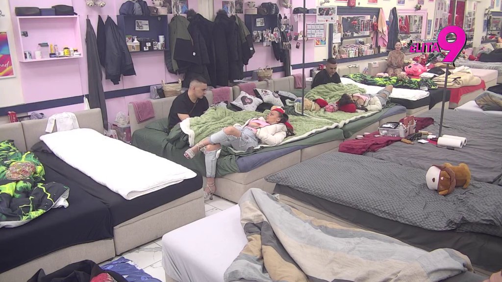 Presekla! Teodora odlučila da se vrati na žurku, a Bebici STAVILA ZABRANU! (VIDEO)