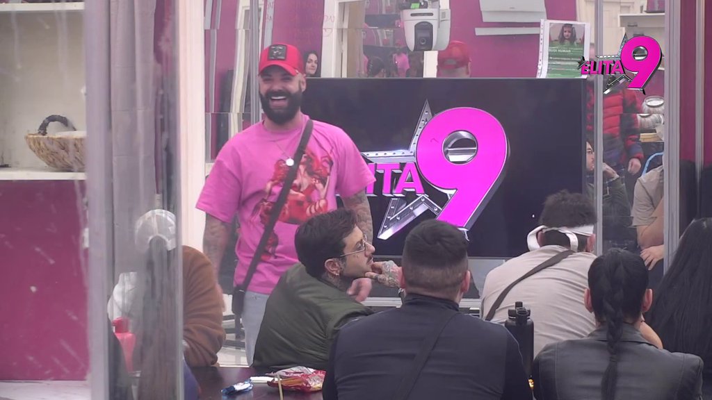 Alibaba već postaje naporan: Upalio centrifugu da opere Maju Marinković i Filipa nagazio najstrašnije, Mića skočio kao oparen! (VIDEO)