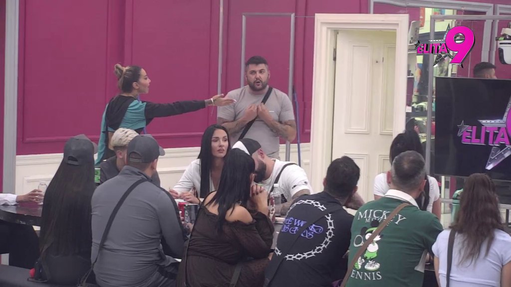 PAPAK SA FOTOŠOPIRANIM SLIKAMA: Asmin i Maja udarili na Filipa Cara jer je podržao Staniju i Aneli, pa Janjuš otkrio kakve on ima namere (VIDEO)