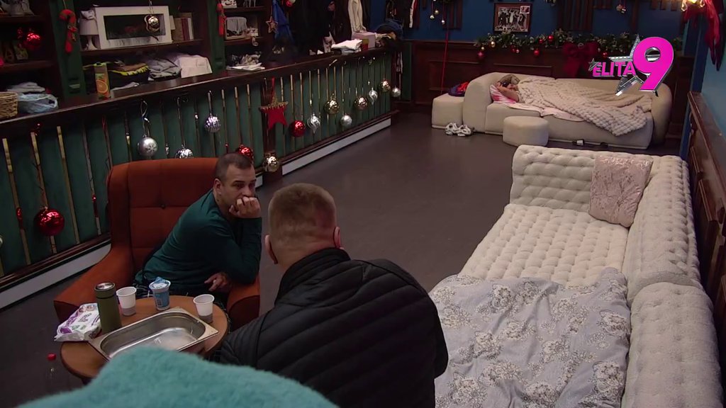 ZGUŽVAO SE KAO PAPRINA KESA! Janjuš se žalio cimerima, evo šta mu smeta SVAKOG BOŽIJEG DANA! (VIDEO)