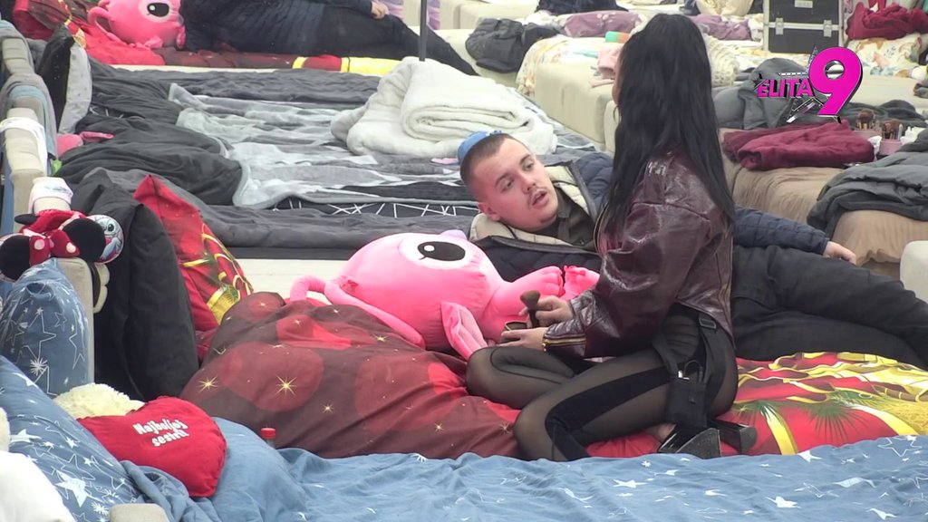 Brani je kao sestru rođenu: Dača razvezao jezik i počeo da urniše Aneli, Maja neće ni da čuje! (VIDEO)