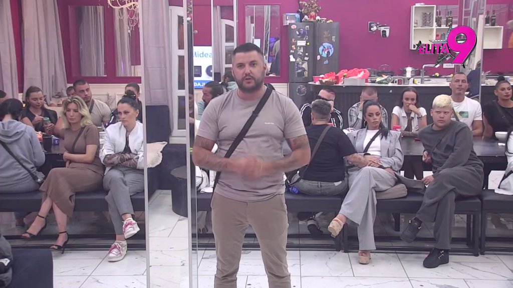 Poslao mi je ljude da me uhode, razlupali su mi auto: Aneli žestoko opela po Asminu, on izneo sve o Grofičinim MUTNIM POSLOVIMA (VIDEO)