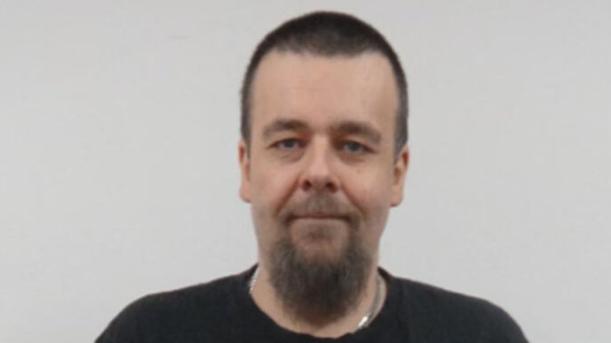 OSUĐENI UBICA POBEGAO TOKOM IZLETA! Policija UPOZORAVA: Ako vidite ovog čoveka, ne približavajte mu se!