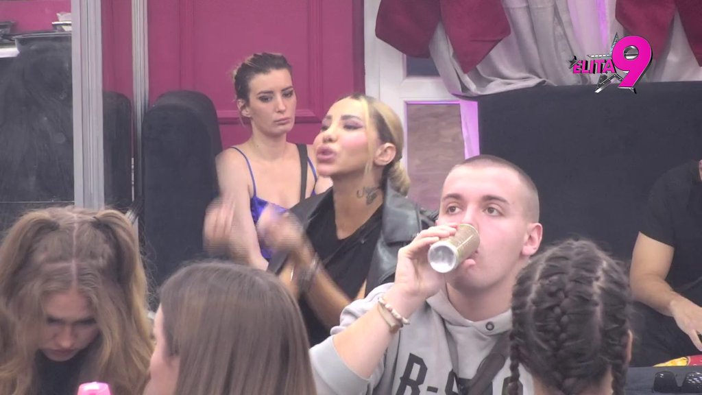 Ona je prostitutka, zarazila je šest momaka! Asmin sravnio sa zemljom Situ, pa krenuo sa razotkrivanjem Anelinih mutnih poslova: Isplivali svi detalji afere 'Kofer' (VIDEO)