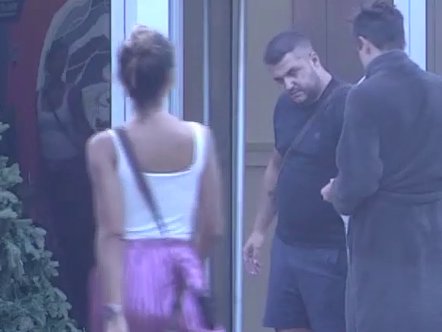 Maja će doživeti nervni slom: Asmin pokušao da sakrije poglede ka Aneli Ahmić, ali kamere HVATAJU SVE (VIDEO)