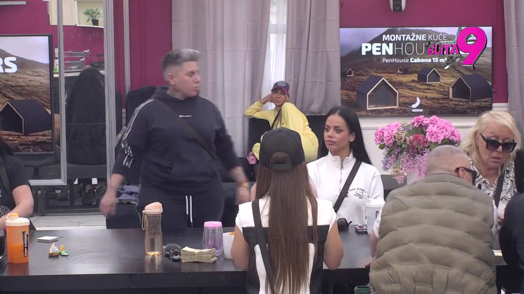 NEMAŠ SUJETU PREMA OSOBAMA SA KOJIMA SAM BILA U ODNOSIMA: Matora nahvalila Draganu, pa pao poljubac! (VIDEO)