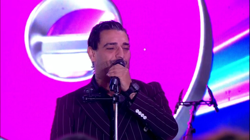 SPEKTAKULARAN POČETAK PROVODA! Darko Lazić otvorio žurku Velikog šefa i atmosferu doveo do usijanja (VIDEO)